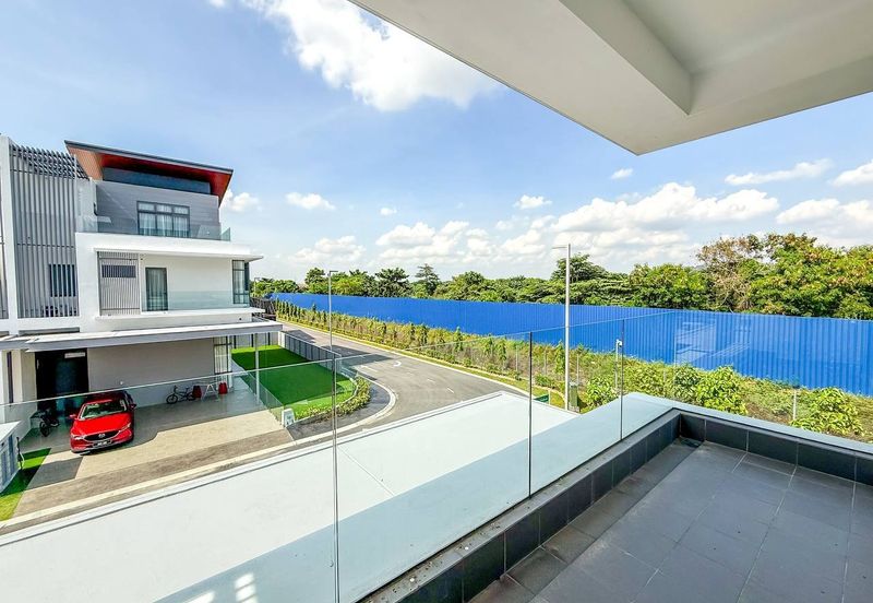 Broadleaf Residences, Hometree