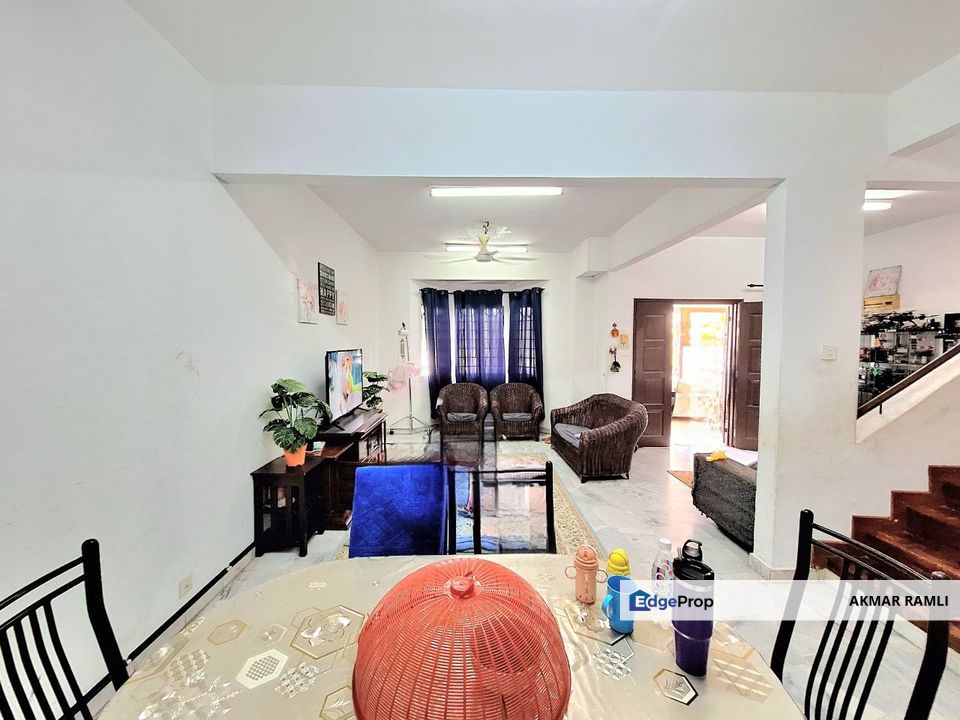 Facing OPEN 2 Storey Terrace Usj 12 Subang Jaya, Selangor, USJ