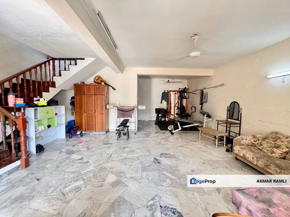 Superlink below MV Taman Tadisma Seksyen 13 , Selangor, Shah Alam