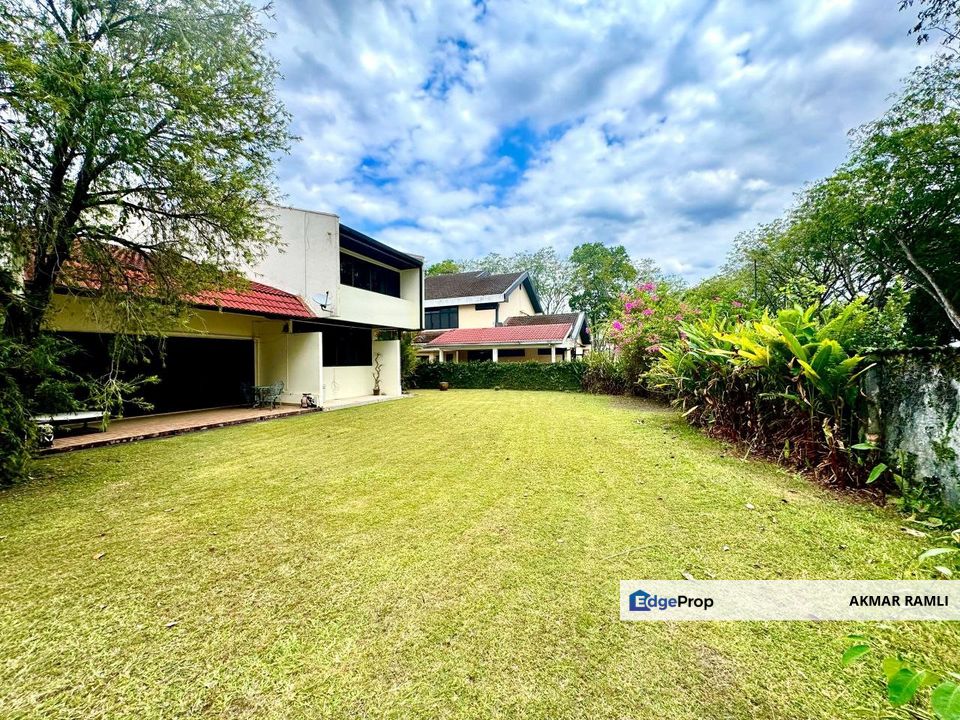 FOR SALE ‼️  🏡 Exclusive 1.5 Storey Grand Bungalow with Private Garden Oasis at Seksyen 4, Shah Alam.  ☘️☘️ , Selangor, Shah Alam