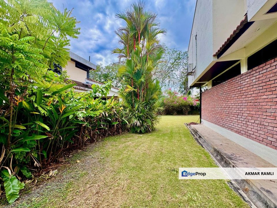 FOR SALE ‼️  🏡 Exclusive 1.5 Storey Grand Bungalow with Private Garden Oasis at Seksyen 4, Shah Alam.  ☘️☘️ , Selangor, Shah Alam