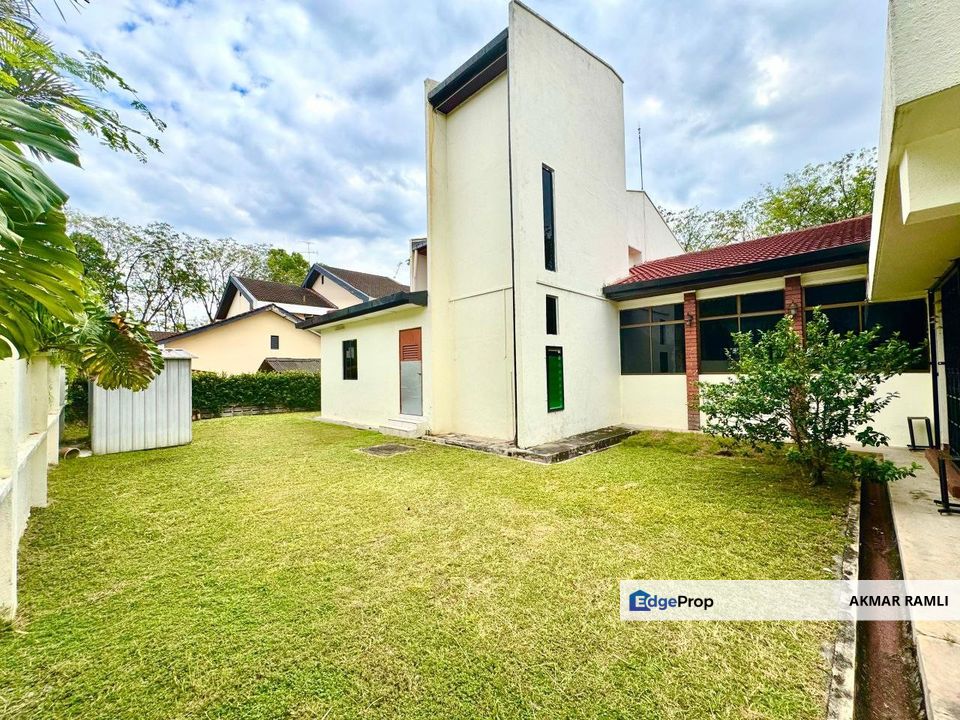 FOR SALE ‼️  🏡 Exclusive 1.5 Storey Grand Bungalow with Private Garden Oasis at Seksyen 4, Shah Alam.  ☘️☘️ , Selangor, Shah Alam