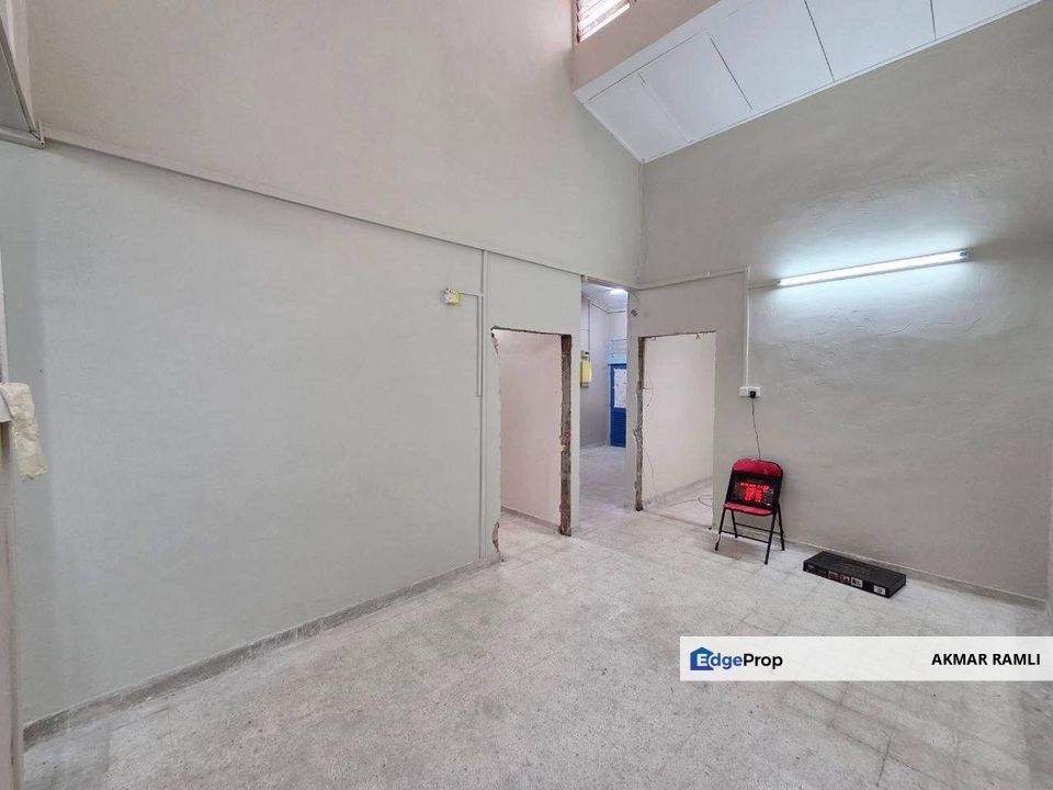 Facing Open Single Storey Seksyen 4 Shah Alam, Selangor, Shah Alam