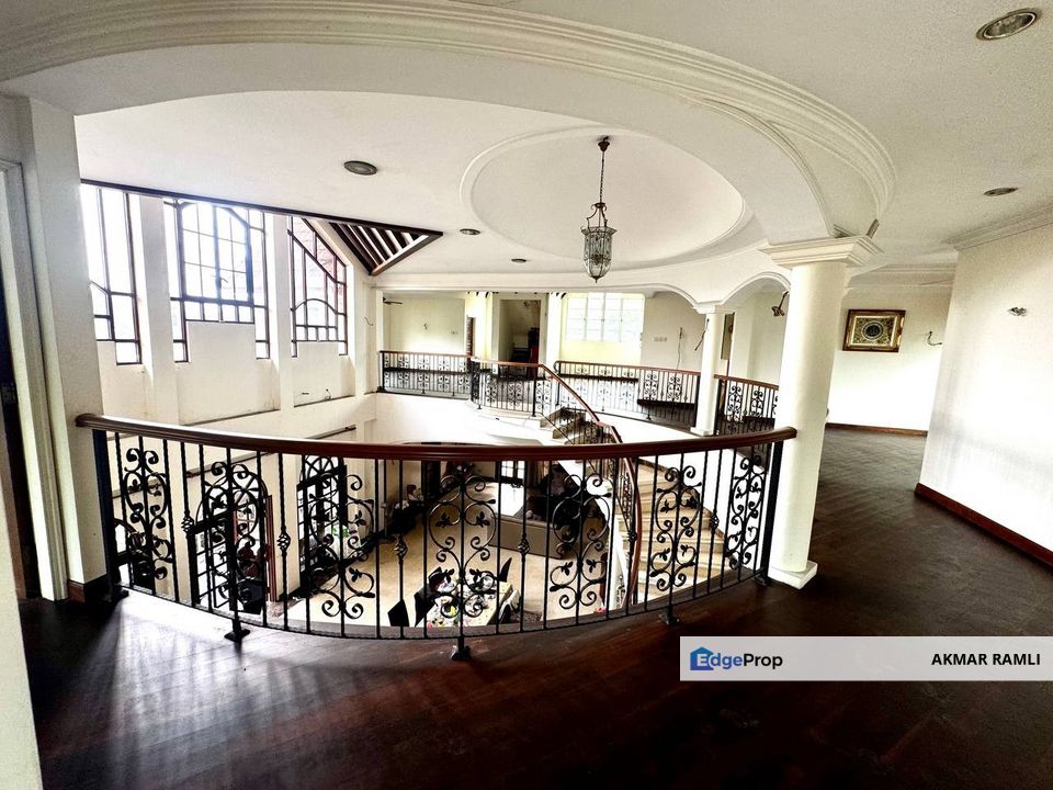 DOUBLE STOREY BUNGALOW ENGLISH STYLE. JALAN TEMPLER, PETALING JAYA., Selangor, Petaling Jaya