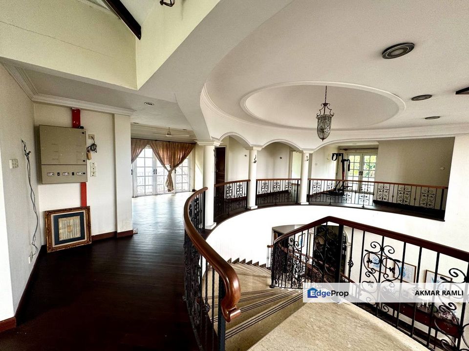 DOUBLE STOREY BUNGALOW ENGLISH STYLE. JALAN TEMPLER, PETALING JAYA., Selangor, Petaling Jaya