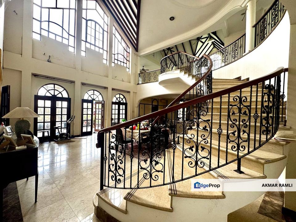 DOUBLE STOREY BUNGALOW ENGLISH STYLE. JALAN TEMPLER, PETALING JAYA., Selangor, Petaling Jaya