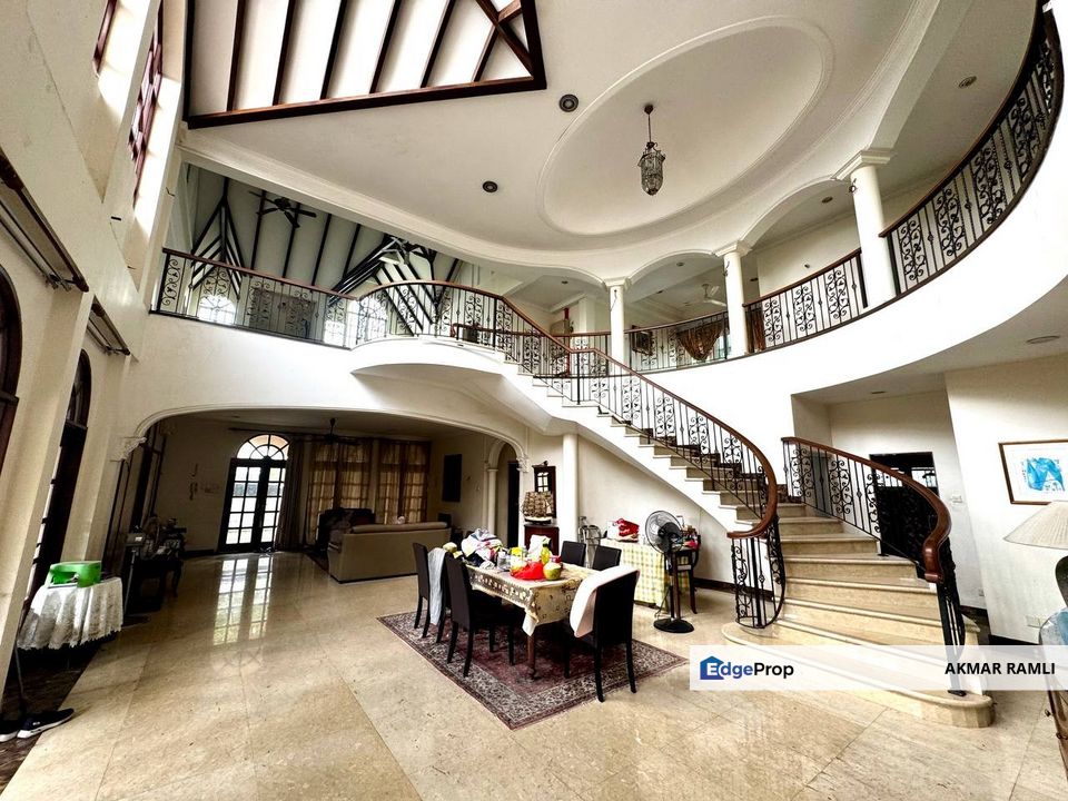 DOUBLE STOREY BUNGALOW ENGLISH STYLE. JALAN TEMPLER, PETALING JAYA., Selangor, Petaling Jaya