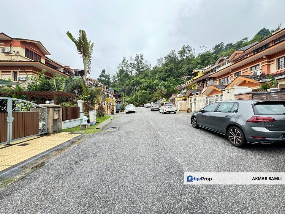 Below MV 3-Storey Terrace Laman Oakleaf Bukit Antarabangsa For Sales !!, Selangor, Ulu Kelang