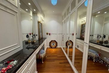 Duta Villa, Setia Alam