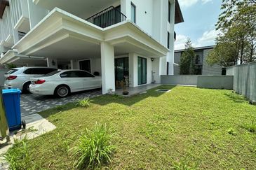 Duta Villa, Setia Alam