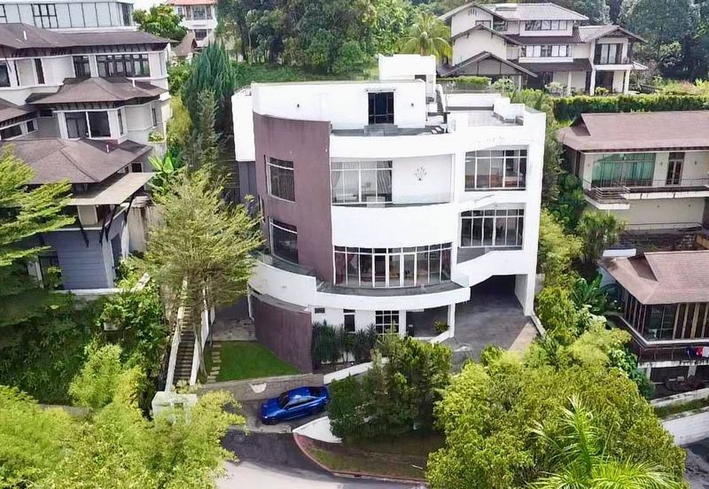 3.5 Storey Bungalow Country Heights Damansara