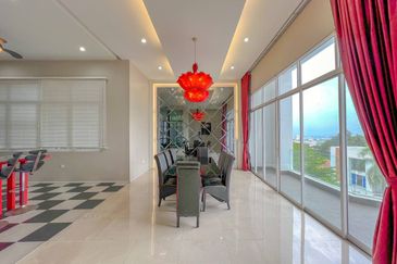 3.5 Storey Bungalow Country Heights Damansara