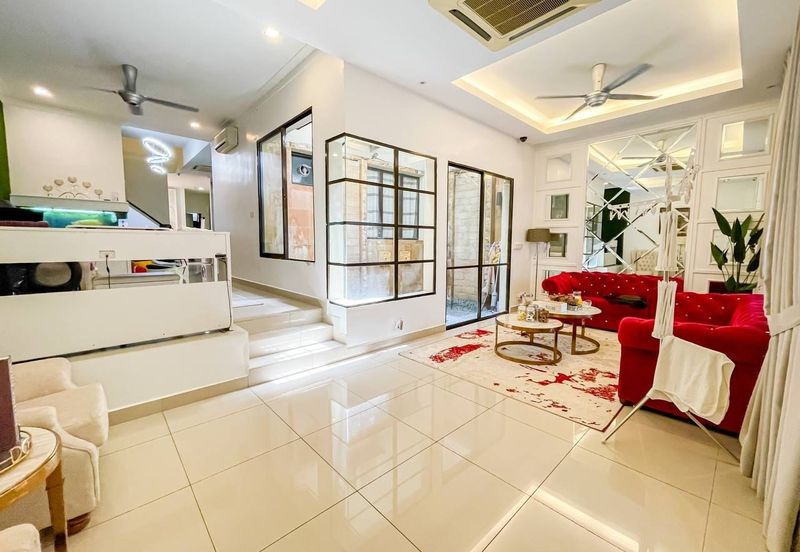 FULLY RENOVATED Double Storey Superlink House, Bukit Jelutong Shah Alam 