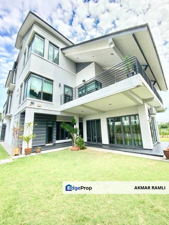 3 Storey Bungalow with Private Lift, KGAAS Shah Alam , Selangor, Shah Alam