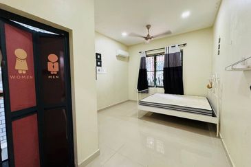 Puncak Pinggiran Putra