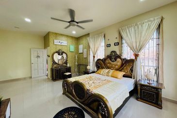 Puncak Pinggiran Putra