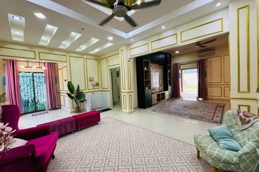 Puncak Pinggiran Putra