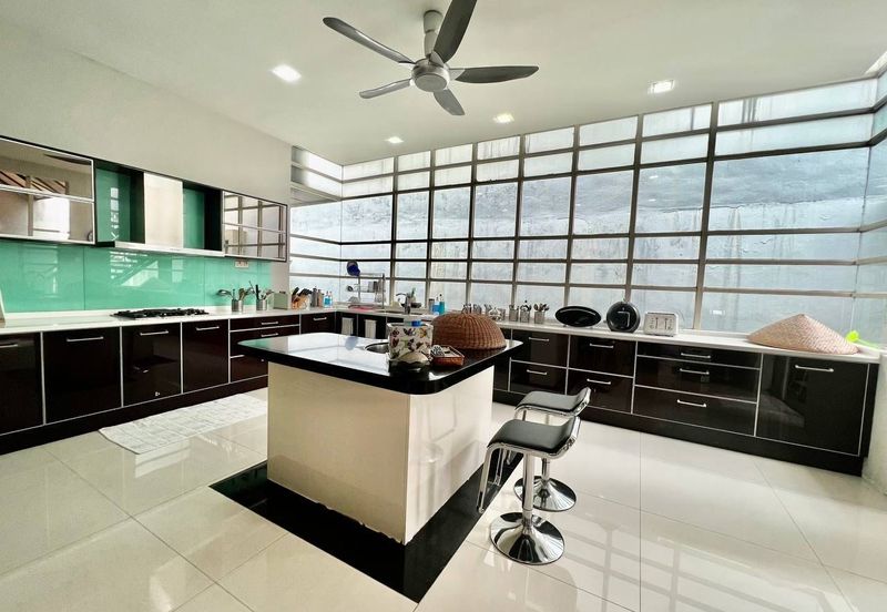 Seksyen 2, Shah Alam