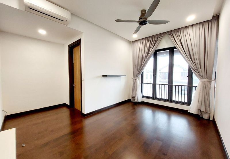 Tiana Elmina Gardens