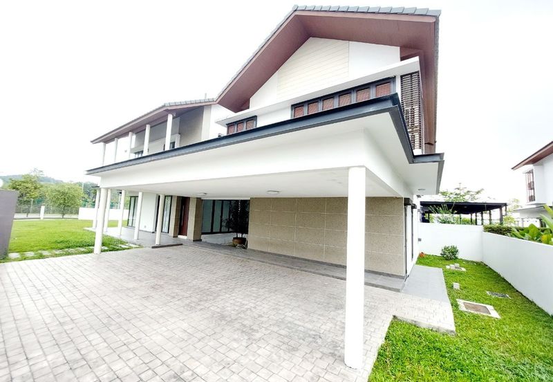 Tiana Elmina Gardens