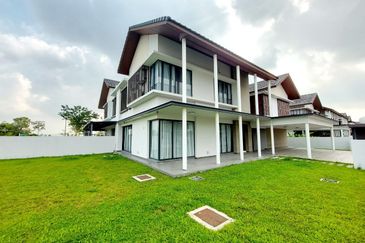 Tiana Elmina Gardens