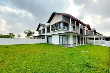 Tiana Elmina Gardens