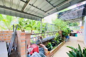 CORNER LOT Double Storey House, Jalan Serambi Bukit Jelutong Selangor 