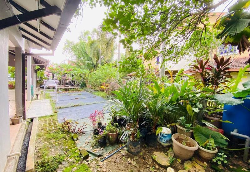 CORNER LOT Double Storey House, Jalan Serambi Bukit Jelutong Selangor 