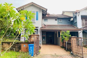 CORNER LOT Double Storey House, Jalan Serambi Bukit Jelutong Selangor 
