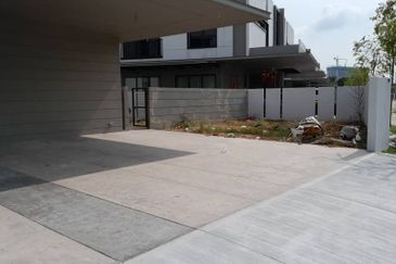 Dalia Residences @ Tropicana Aman