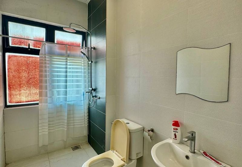 Kristal Court, Seksyen 7