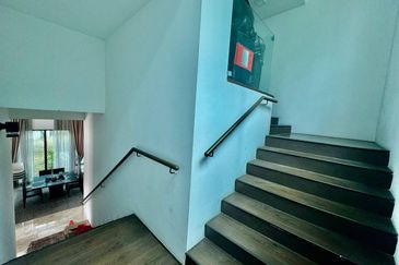 Kristal Court, Seksyen 7