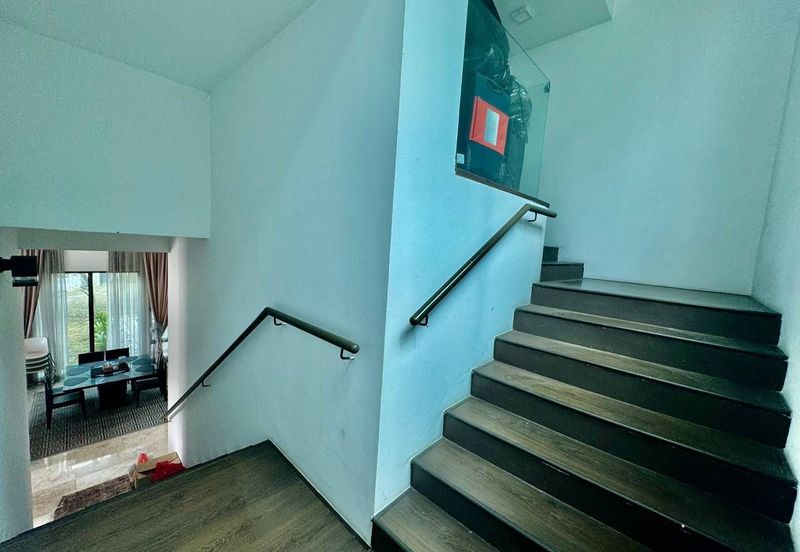 Kristal Court, Seksyen 7