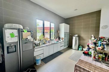 Kristal Court, Seksyen 7