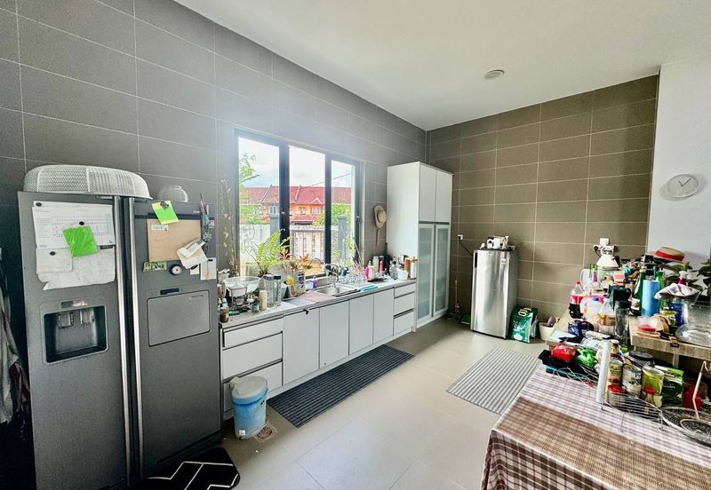 Kristal Court, Seksyen 7