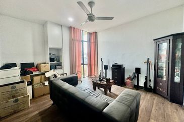 Kristal Court, Seksyen 7