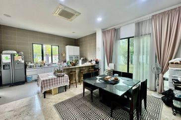 Kristal Court, Seksyen 7