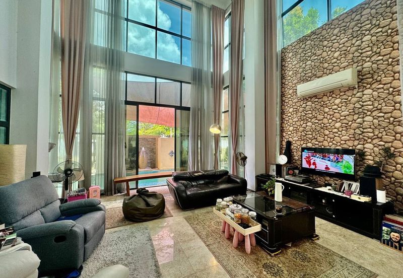 Kristal Court, Seksyen 7