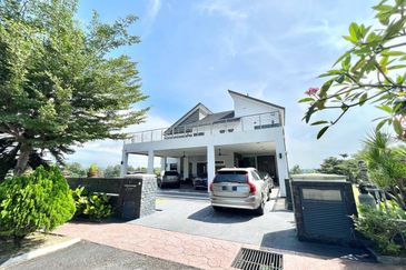 KGSAAS Golf Club, Seksyen 13