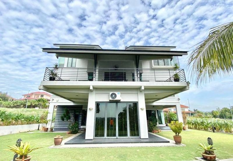 KGSAAS Golf Club, Seksyen 13