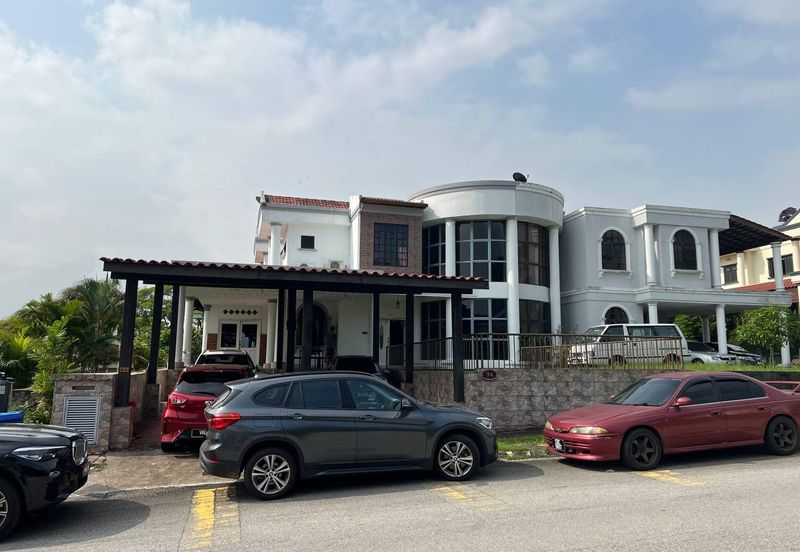 KGSAAS Golf Club, Seksyen 13