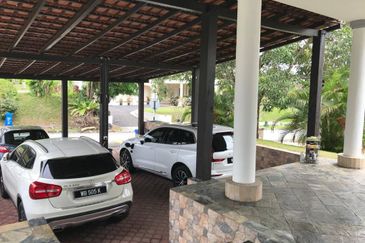 KGSAAS Golf Club, Seksyen 13