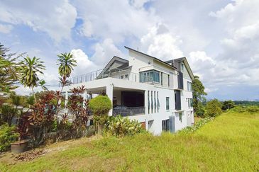 KGSAAS Golf Club, Seksyen 13