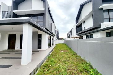 Casablanca 1 Facing North Left Land Alam Impian