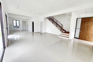 Casablanca 1 Facing North Left Land Alam Impian