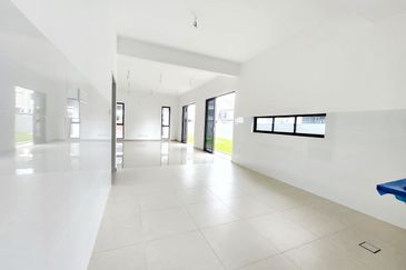 Casablanca 1 Facing North Left Land Alam Impian