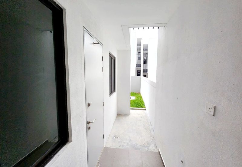 Casablanca 1 Facing North Left Land Alam Impian