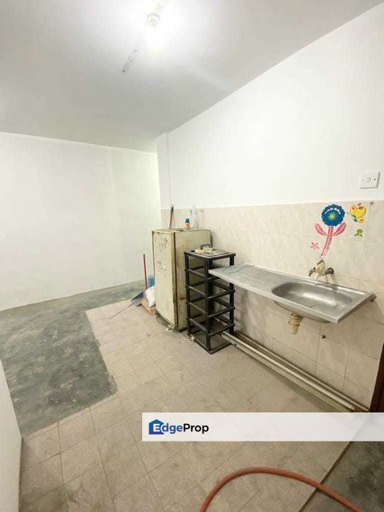 APARTMENT LESTARI DAMANSARA DAMAI SUNGAI BULOH, Selangor, Damansara Damai