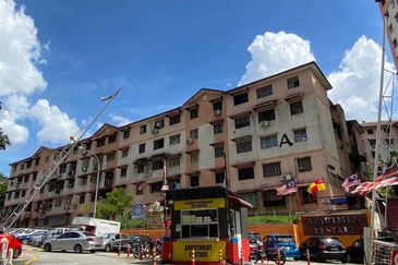 APARTMENT LESTARI DAMANSARA DAMAI SUNGAI BULOH