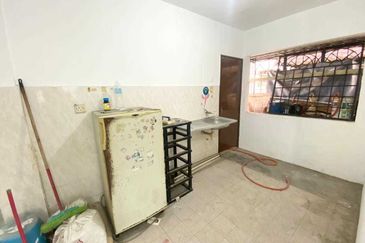 APARTMENT LESTARI DAMANSARA DAMAI SUNGAI BULOH